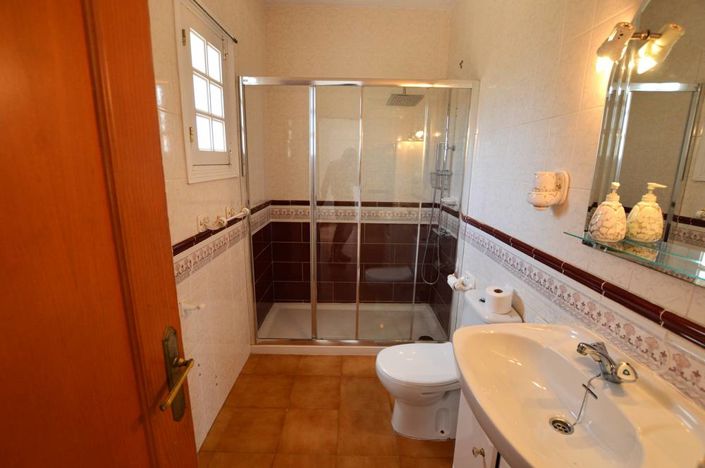 Image No.18-5 Bed Villa for sale