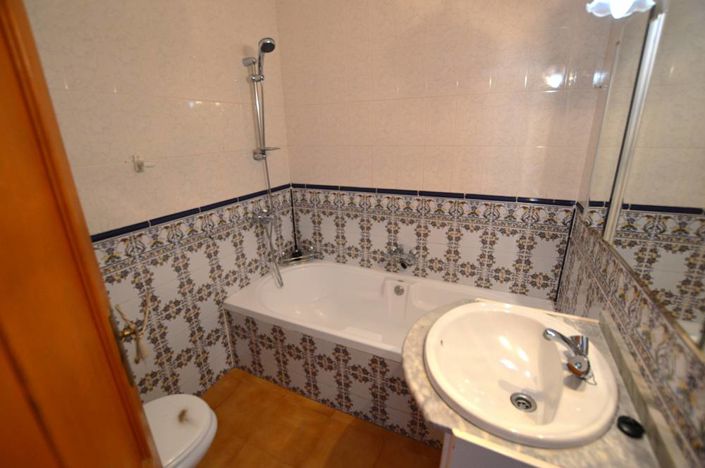 Image No.20-5 Bed Villa for sale