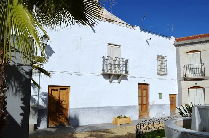 Image No.2-Maison de ville de 5 chambres à vendre à Lubrín