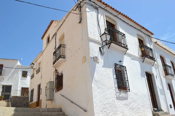 Image No.1-3 Bed Village House for sale