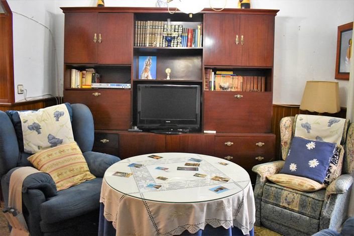 Image No.10-6 Bed Townhouse for sale