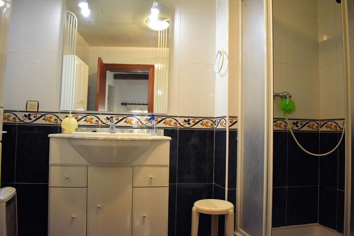 Image No.22-6 Bed Townhouse for sale