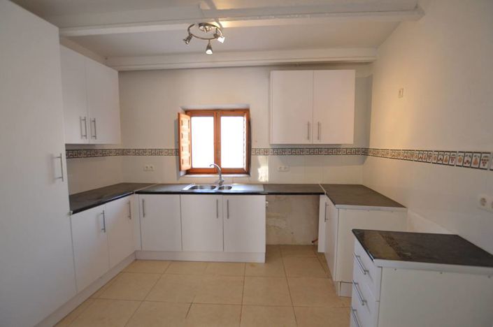 Image No.11-3 Bed Village House for sale