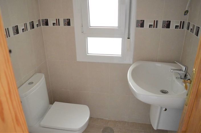 Image No.18-3 Bed Apartment for sale