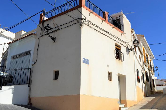 Image No.2-Maison de ville de 3 chambres à vendre à Lubrín