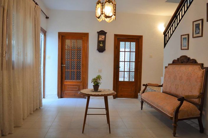 Image No.12-5 Bed Townhouse for sale