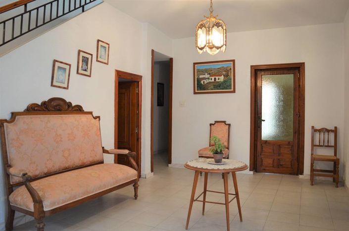 Image No.13-5 Bed Townhouse for sale