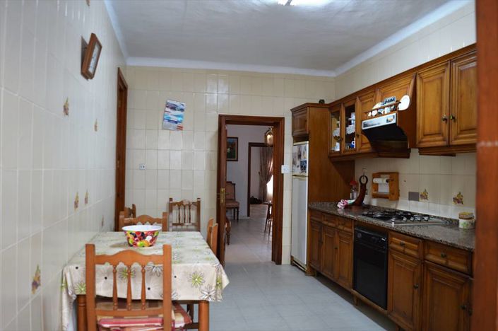 Image No.15-5 Bed Townhouse for sale