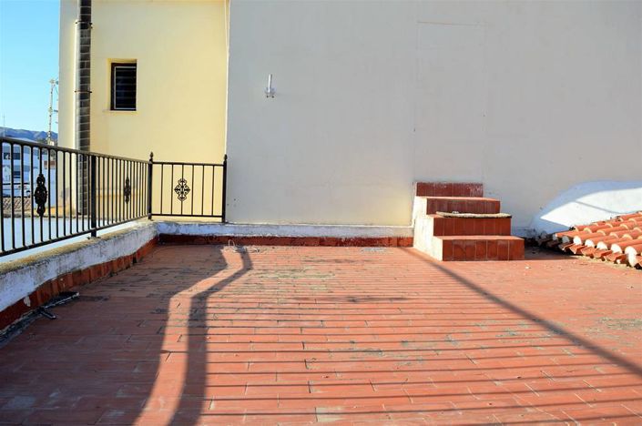 Image No.2-5 Bed Townhouse for sale