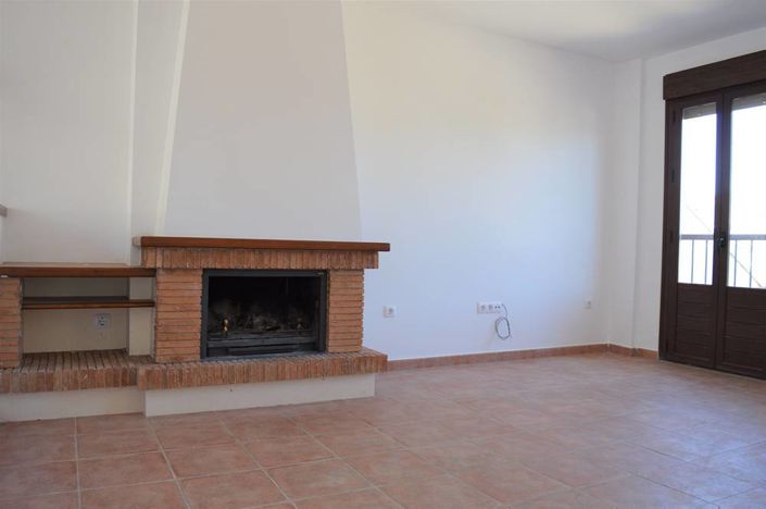 Image No.12-2 Bed Townhouse for sale