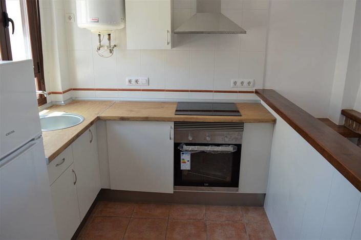 Image No.13-2 Bed Townhouse for sale