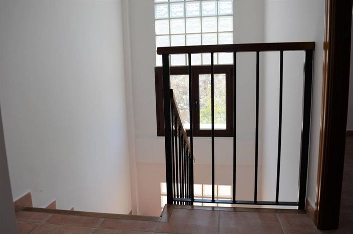 Image No.16-2 Bed Townhouse for sale