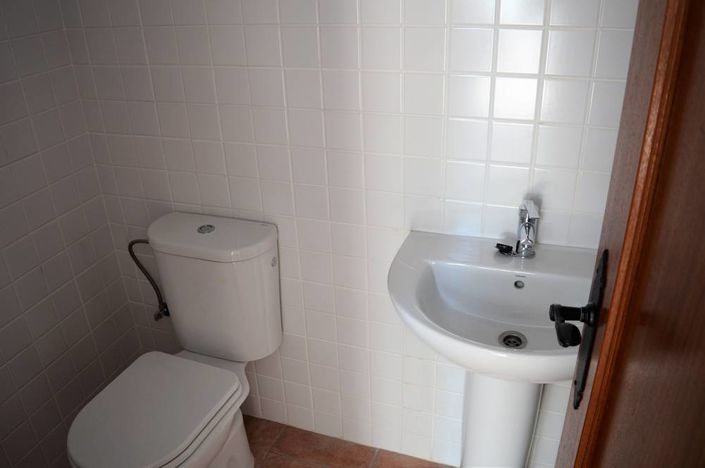 Image No.20-2 Bed Townhouse for sale