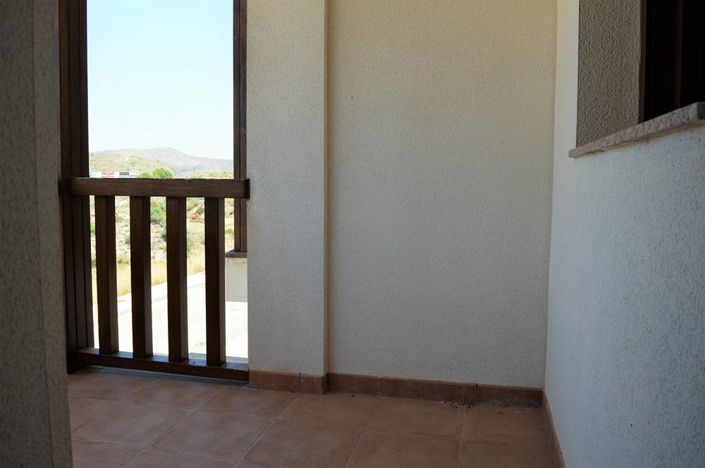 Image No.3-2 Bed Townhouse for sale