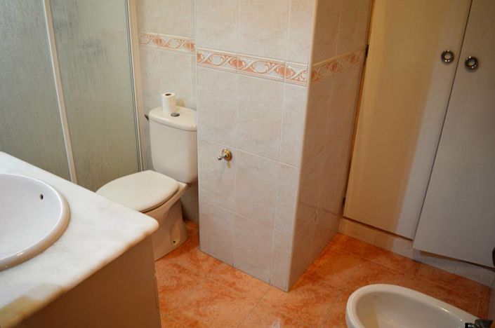 Image No.22-5 Bed Townhouse for sale