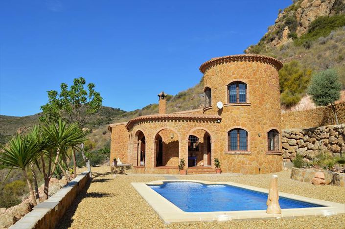 Image No.2-3 Bed Villa for sale