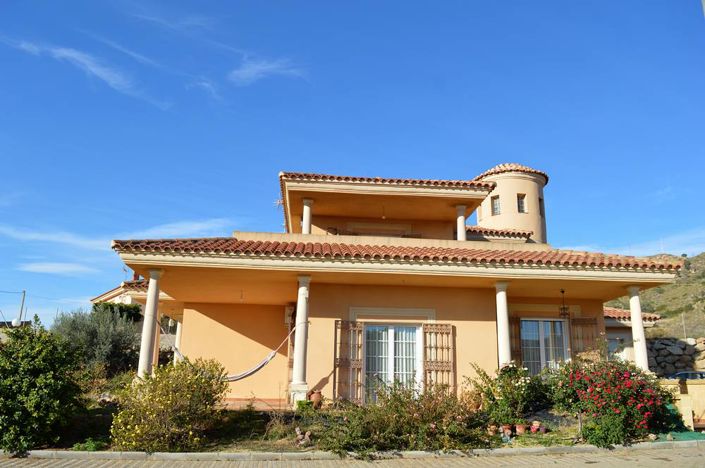 Image No.2-4 Bed Villa for sale