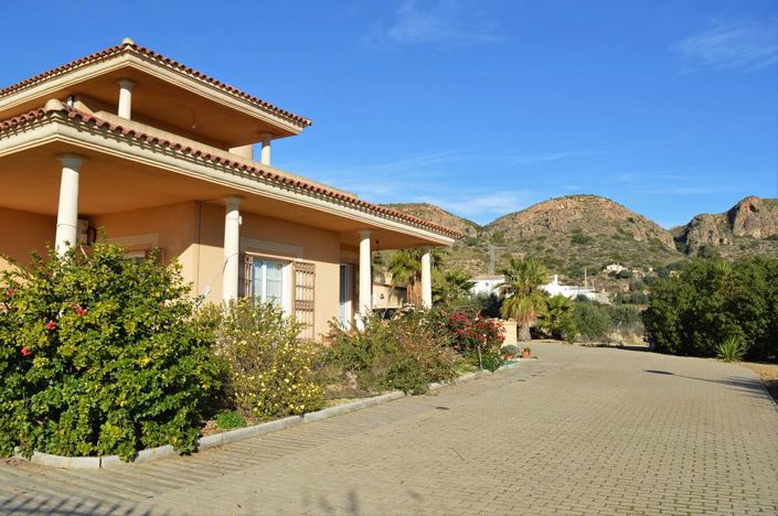 Image No.3-Villa de 4 chambres à vendre à Almeria