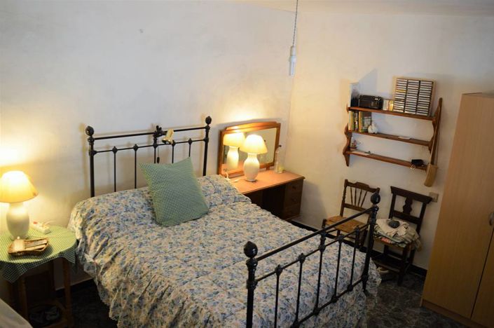 Image No.21-5 Bed Townhouse for sale