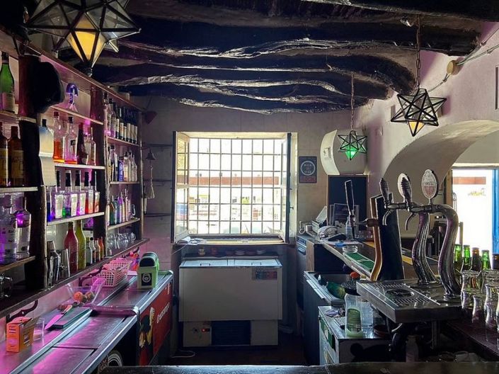 Image No.12-2 Bed Commercial for sale