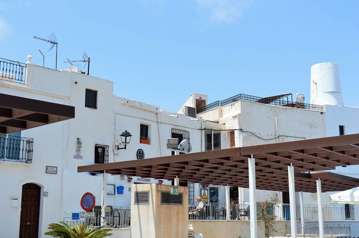 Image No.5-2 Bed Commercial for sale