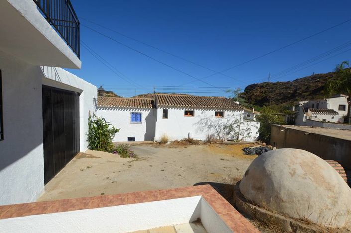 Image No.10-3 Bed Townhouse for sale