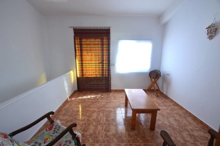 Image No.19-3 Bed Townhouse for sale