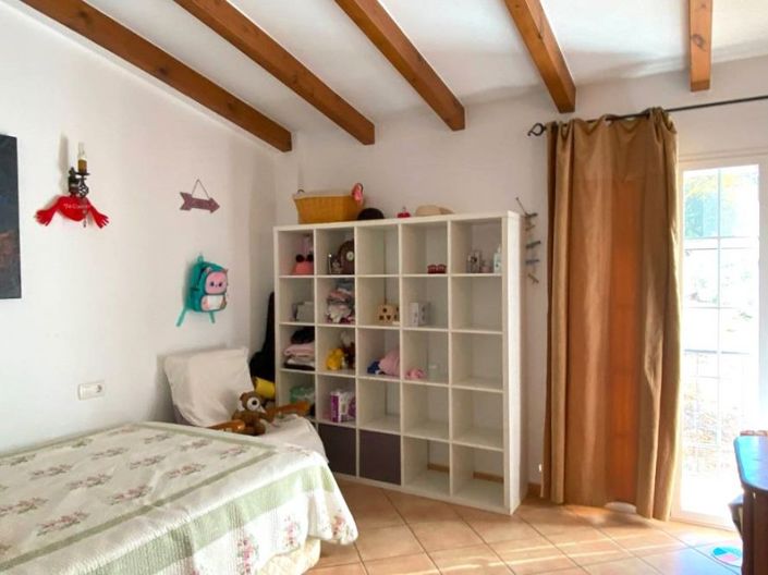 Image No.19-8 Bed Commercial for sale