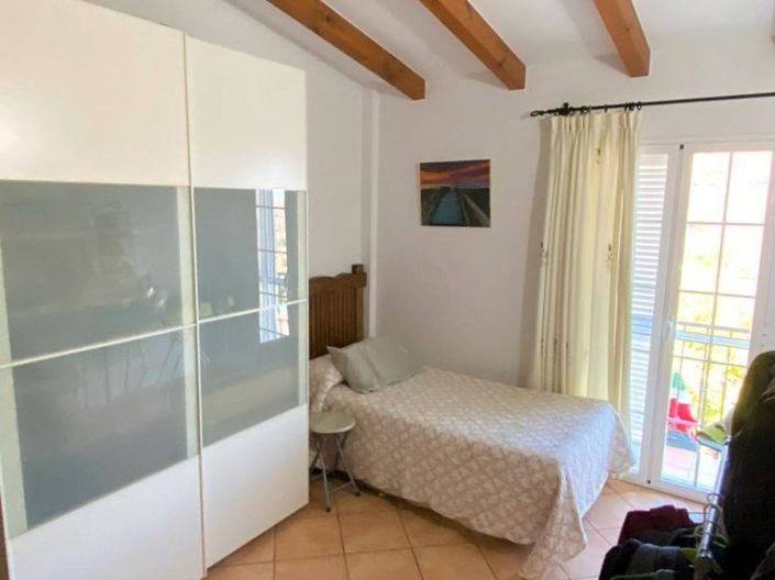 Image No.20-8 Bed Commercial for sale