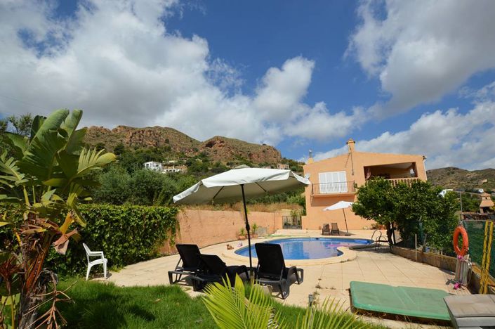 Image No.5-8 Bed Commercial for sale