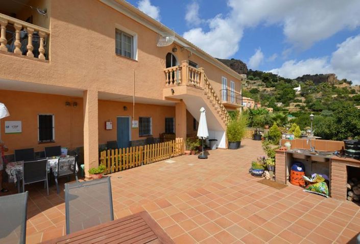 Image No.6-8 Bed Commercial for sale