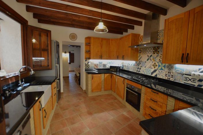 Image No.13-8 Bed Townhouse for sale