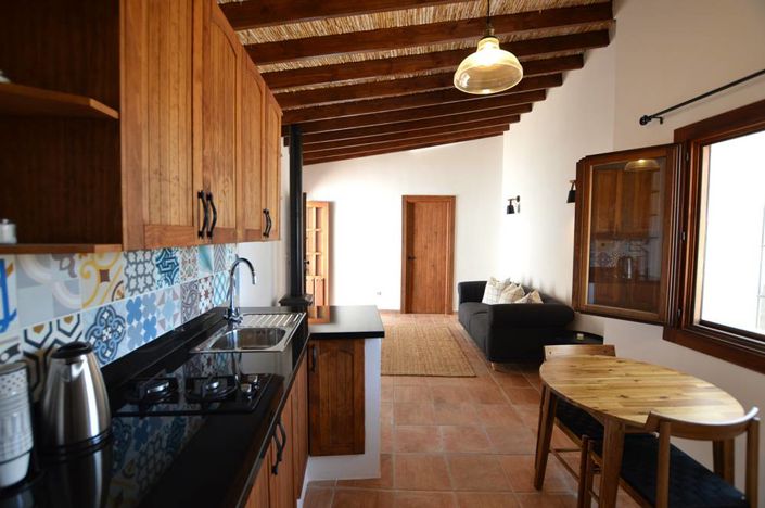 Image No.19-8 Bed Townhouse for sale