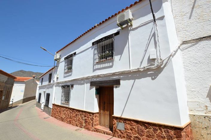 Image No.2-8 Bed Townhouse for sale