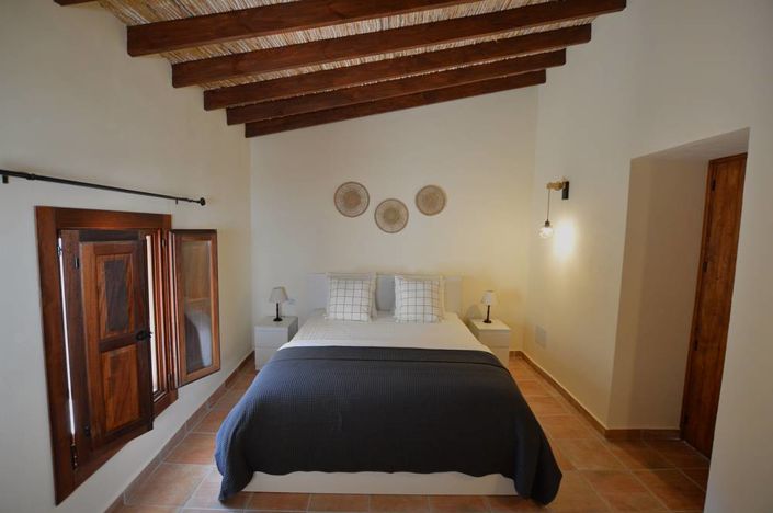 Image No.21-8 Bed Townhouse for sale