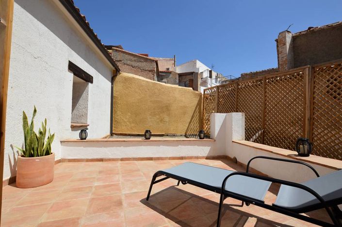 Image No.6-8 Bed Townhouse for sale