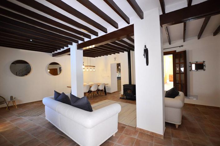 Image No.1-8 Bed Townhouse for sale