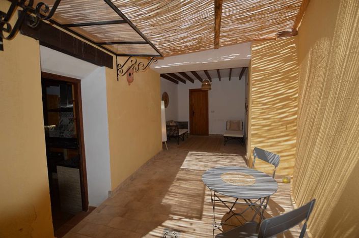 Image No.9-8 Bed Townhouse for sale