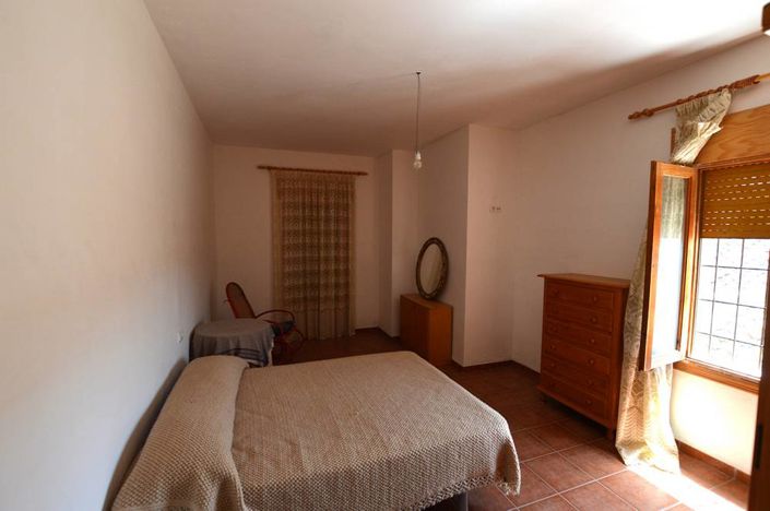 Image No.14-5 Bed Country House for sale