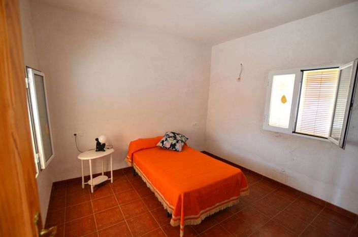 Image No.17-5 Bed Country House for sale