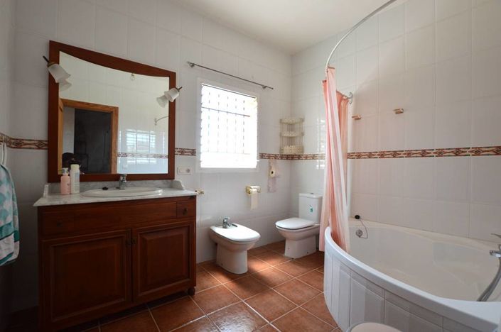 Image No.21-5 Bed Country House for sale