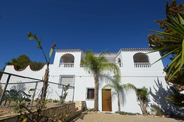 Image No.1-Villa de 4 chambres à vendre à Bédar