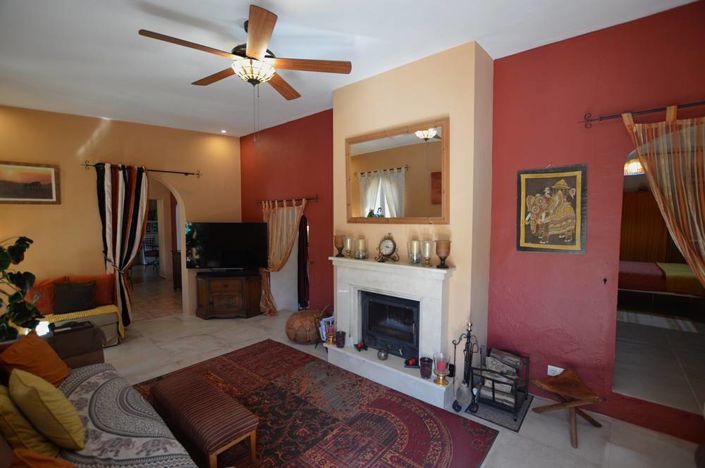 Image No.11-3 Bed Country House for sale