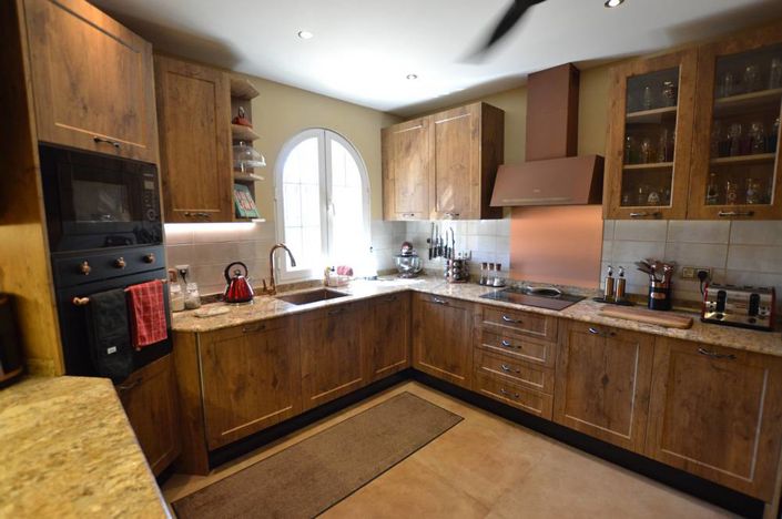 Image No.15-3 Bed Country House for sale