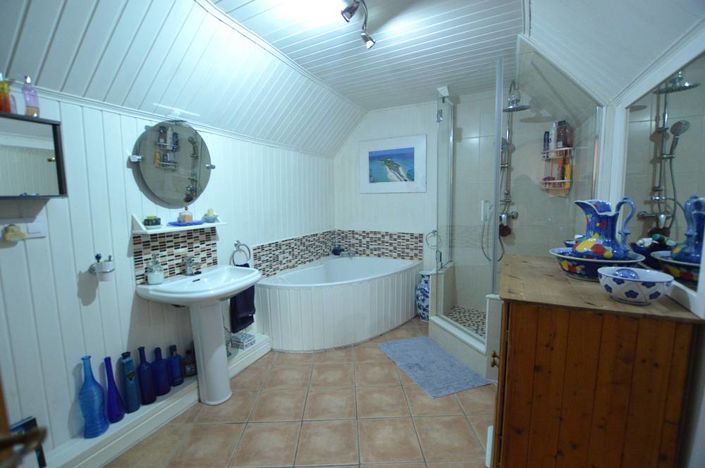 Image No.23-3 Bed Country House for sale