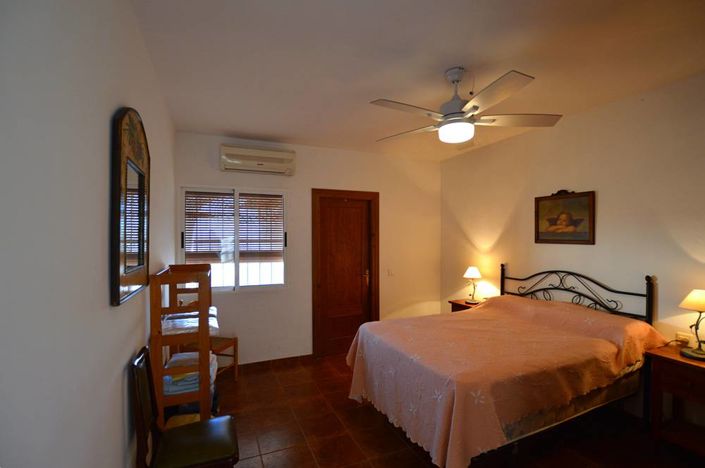 Image No.18-3 Bed Townhouse for sale