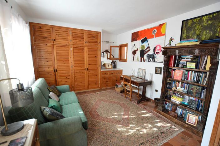 Image No.25-4 Bed Villa for sale