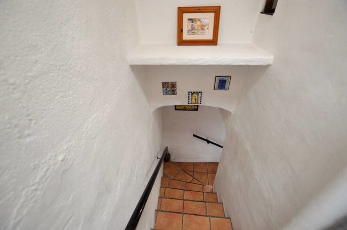 Image No.18-2 Bed Townhouse for sale