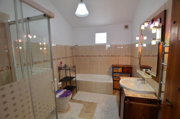 Image No.24-3 Bed Village House for sale