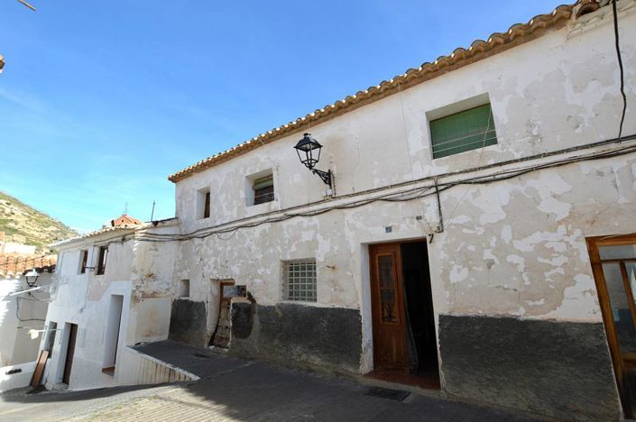 Image No.1-4 Bed Townhouse for sale